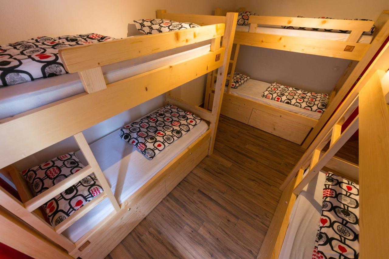 Hostel Soca Rocks ボヴェツ エクステリア 写真